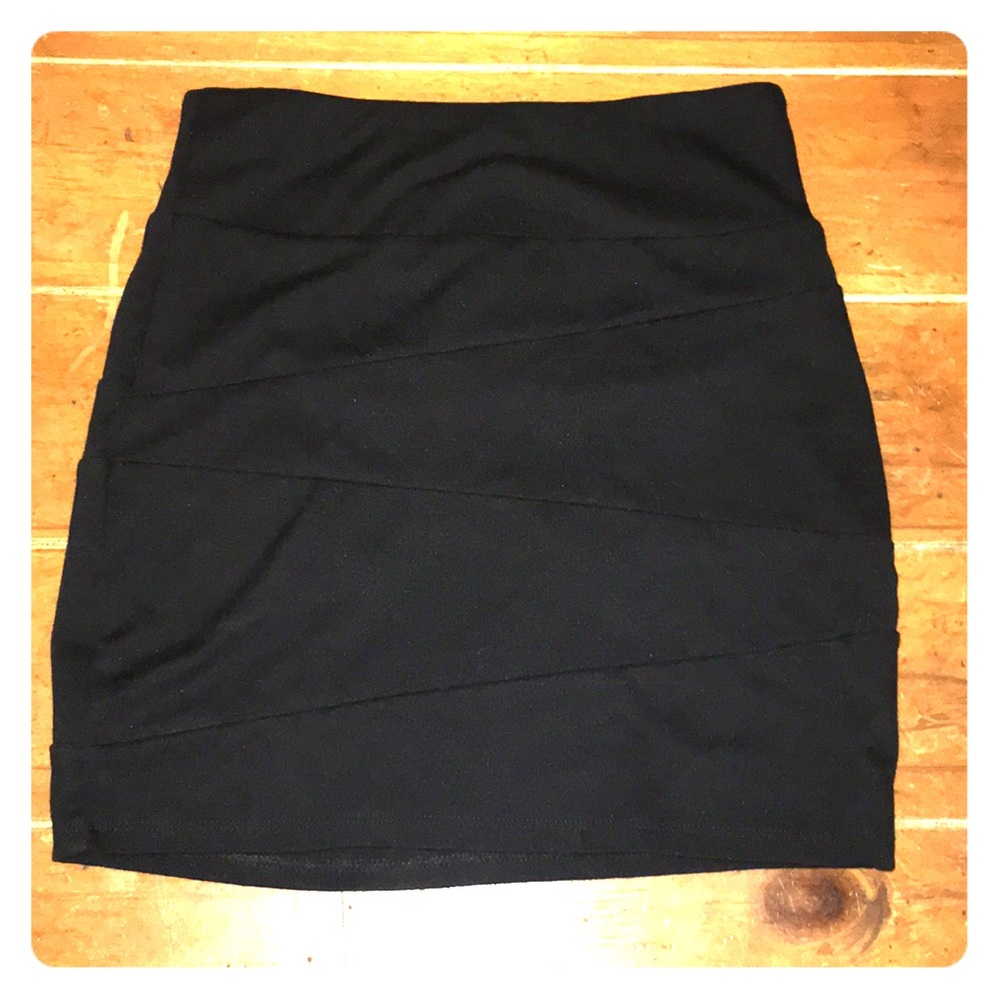 FOREVER 21 | Wrap Bodycon mini skirt